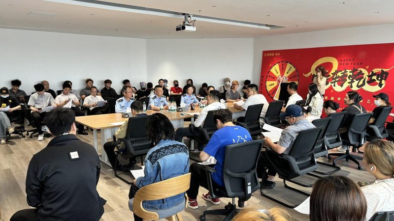 油膨化与气膨化：休闲零食中的“魔法”区别**
